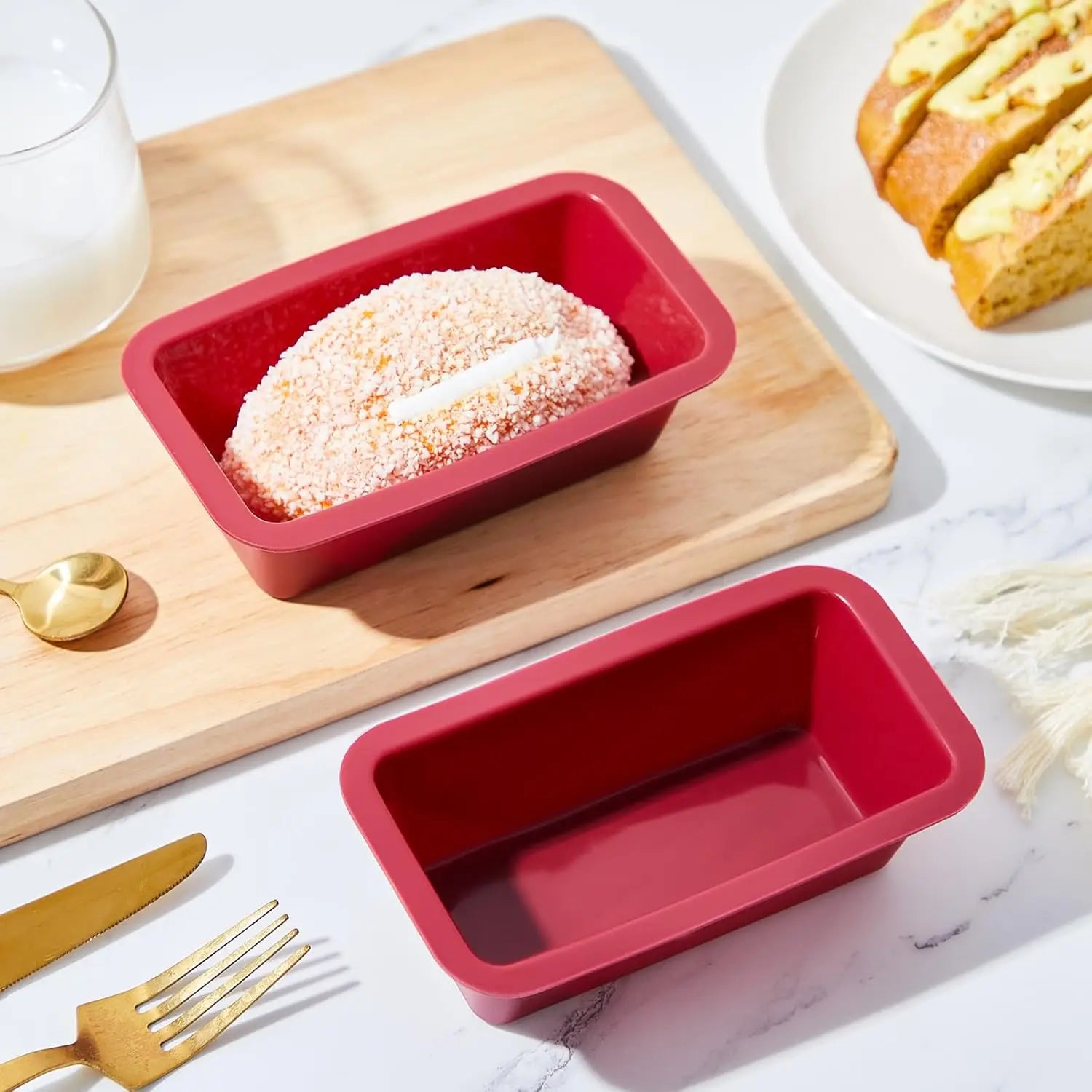 Non-stick silicone rectangular baking mold